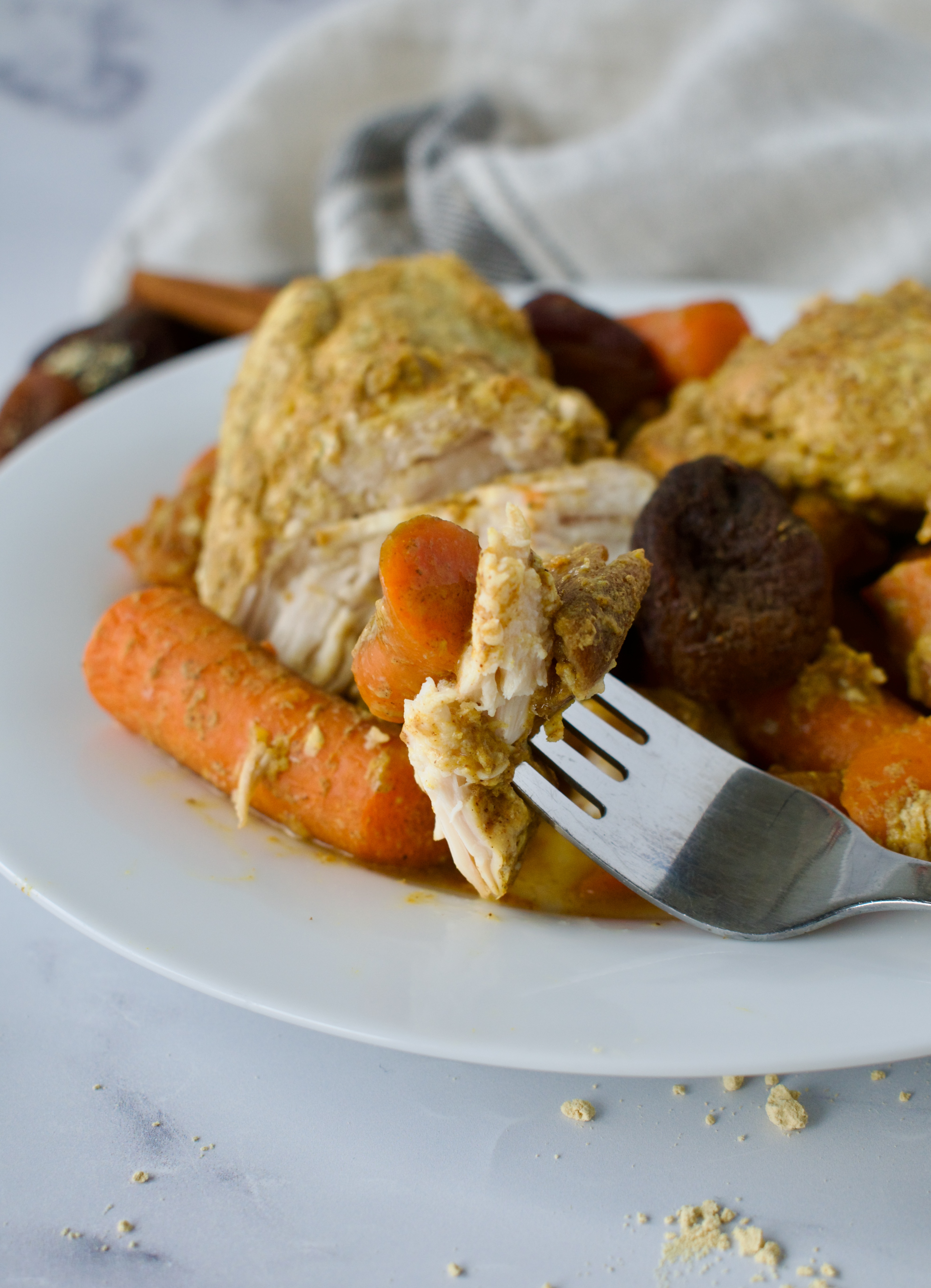 slow cooker orange and apricot chicken with carrots