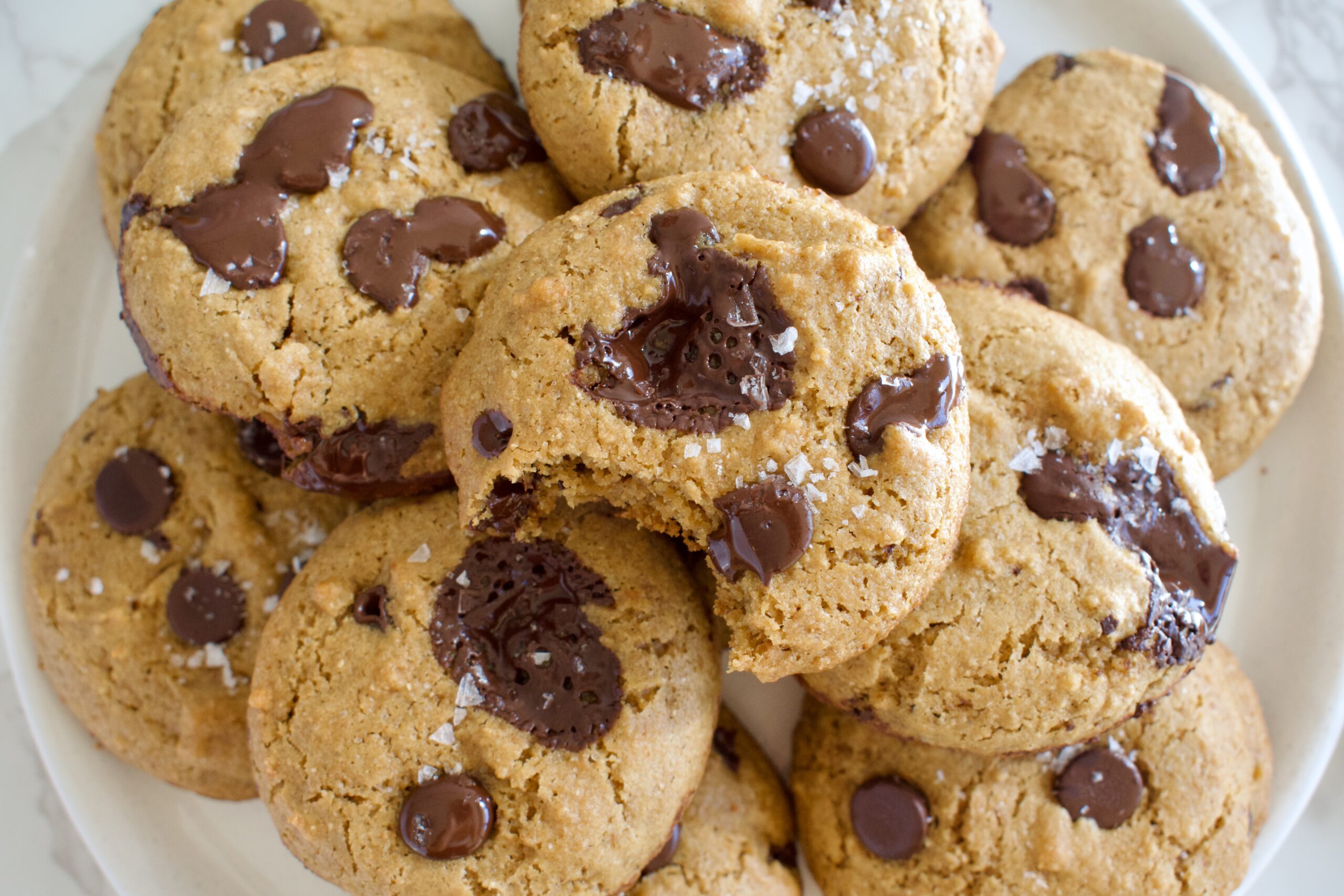 gluten free browned coconut butter chocolate chip cookies