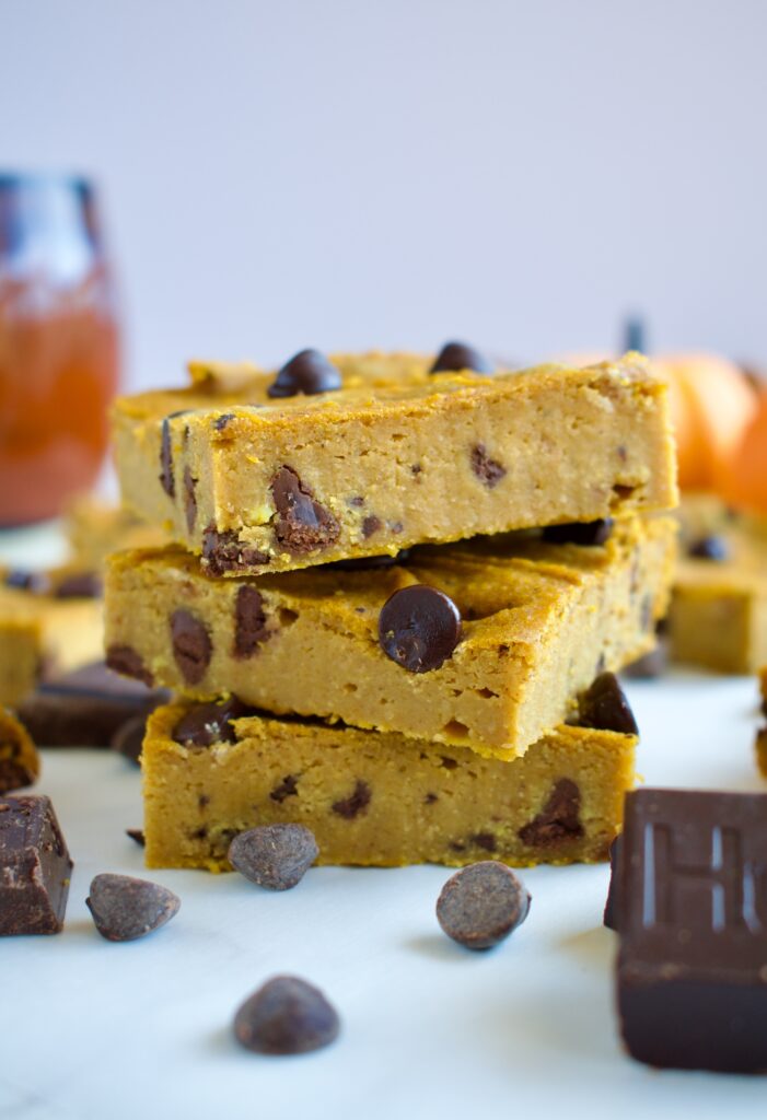 healthy gluten free chocolate chip pumpkin blondies