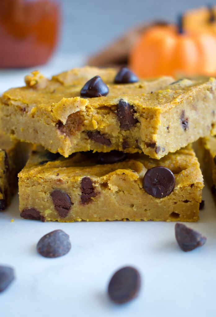 healthy gluten free chocolate chip pumpkin blondies