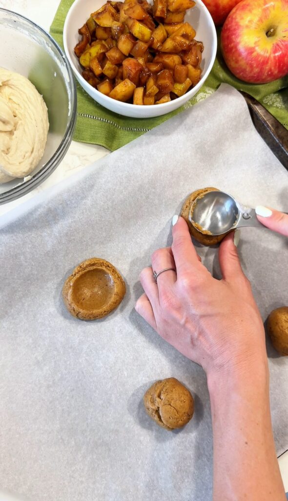 how to make gluten free apple cheesecake cookies