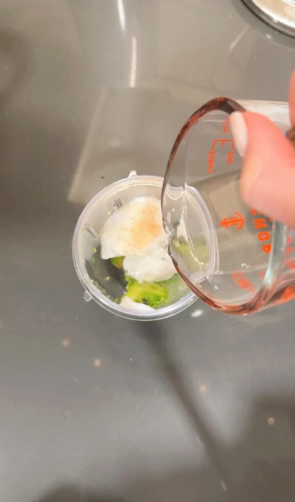 how to make dairy free avocado crema