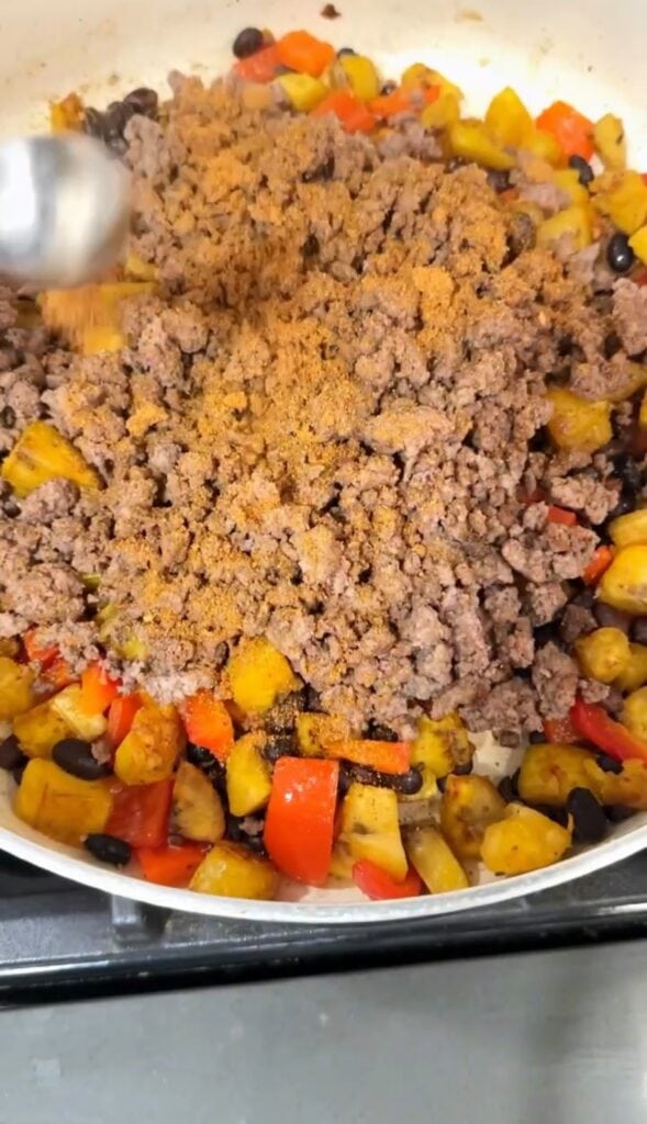 how to make beef and black bean taco bowls