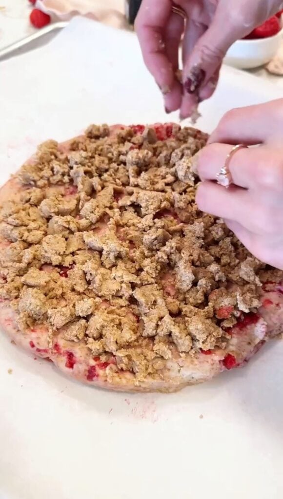 how to make raspberry crumble scones