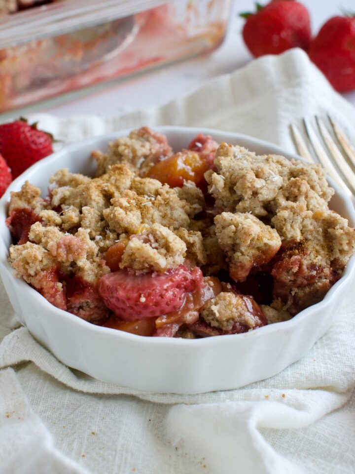 paleo strawberry and peach crumble