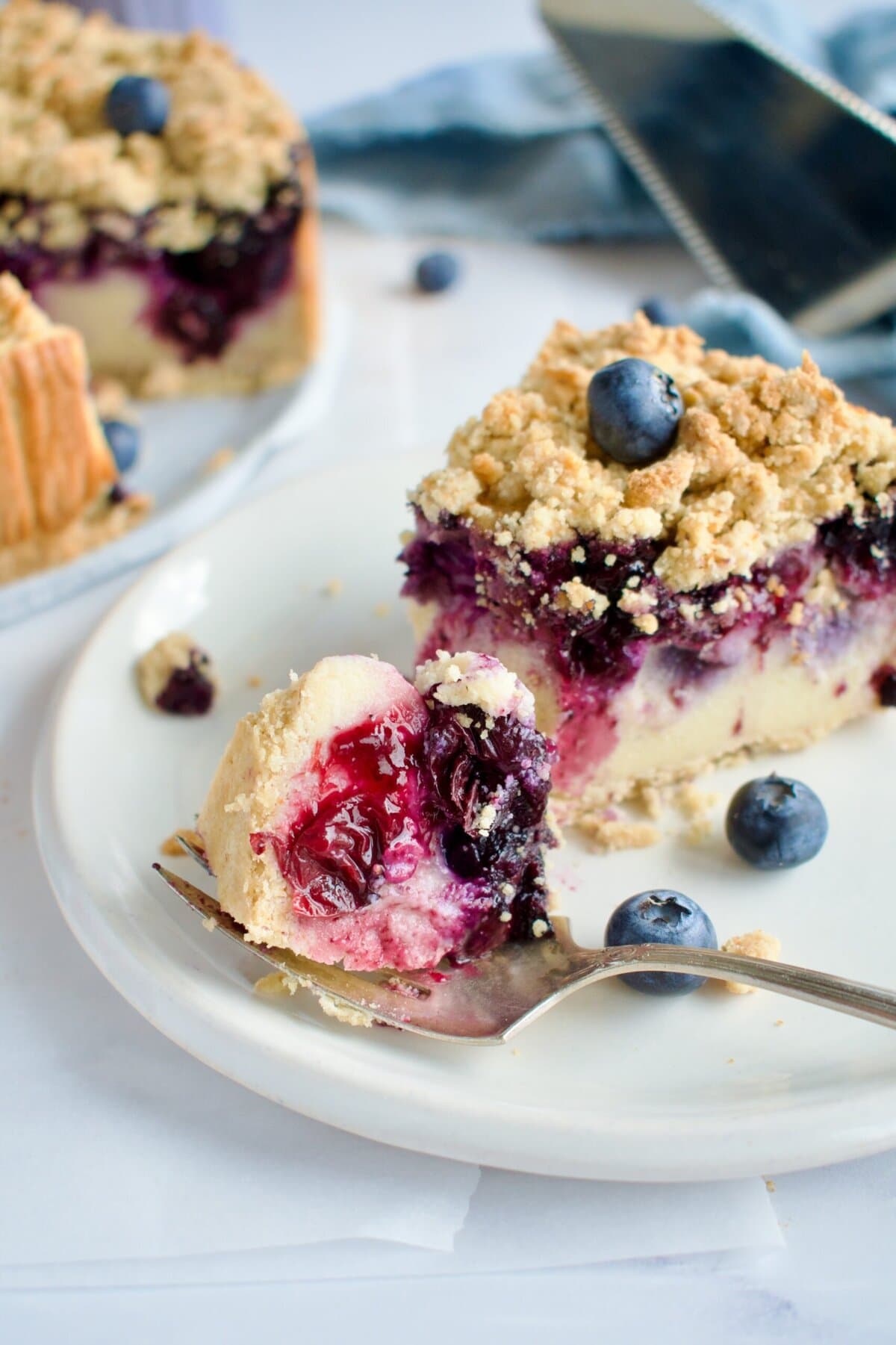 gluten free blueberry crumble cheesecake