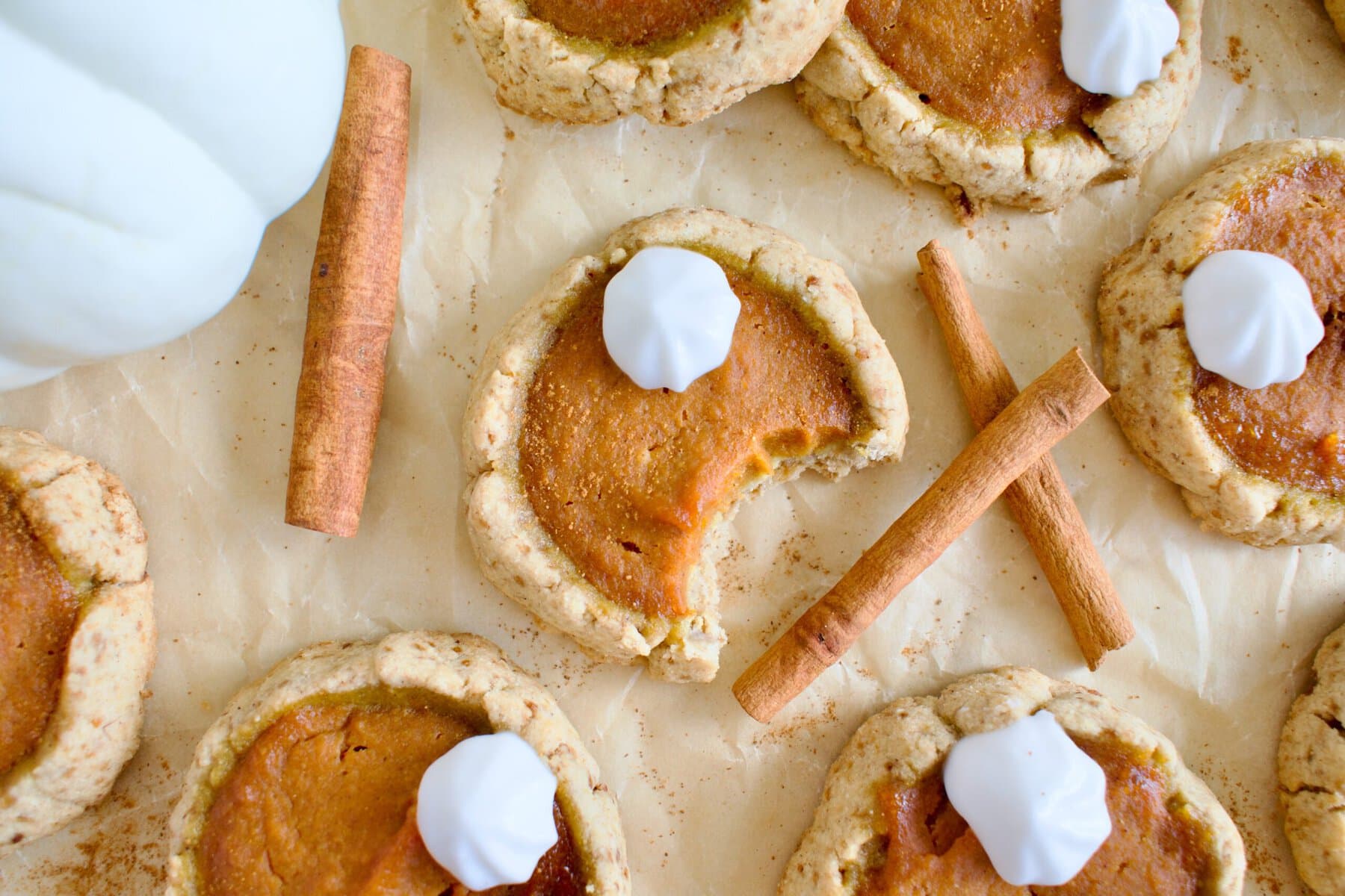 mini pumpkin pie bites