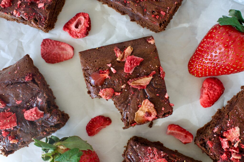 healthy gluten free strawberry swirl brownies