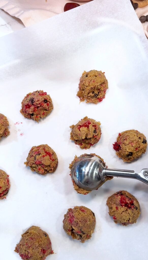 how to make raspberry chocolate chip cookies