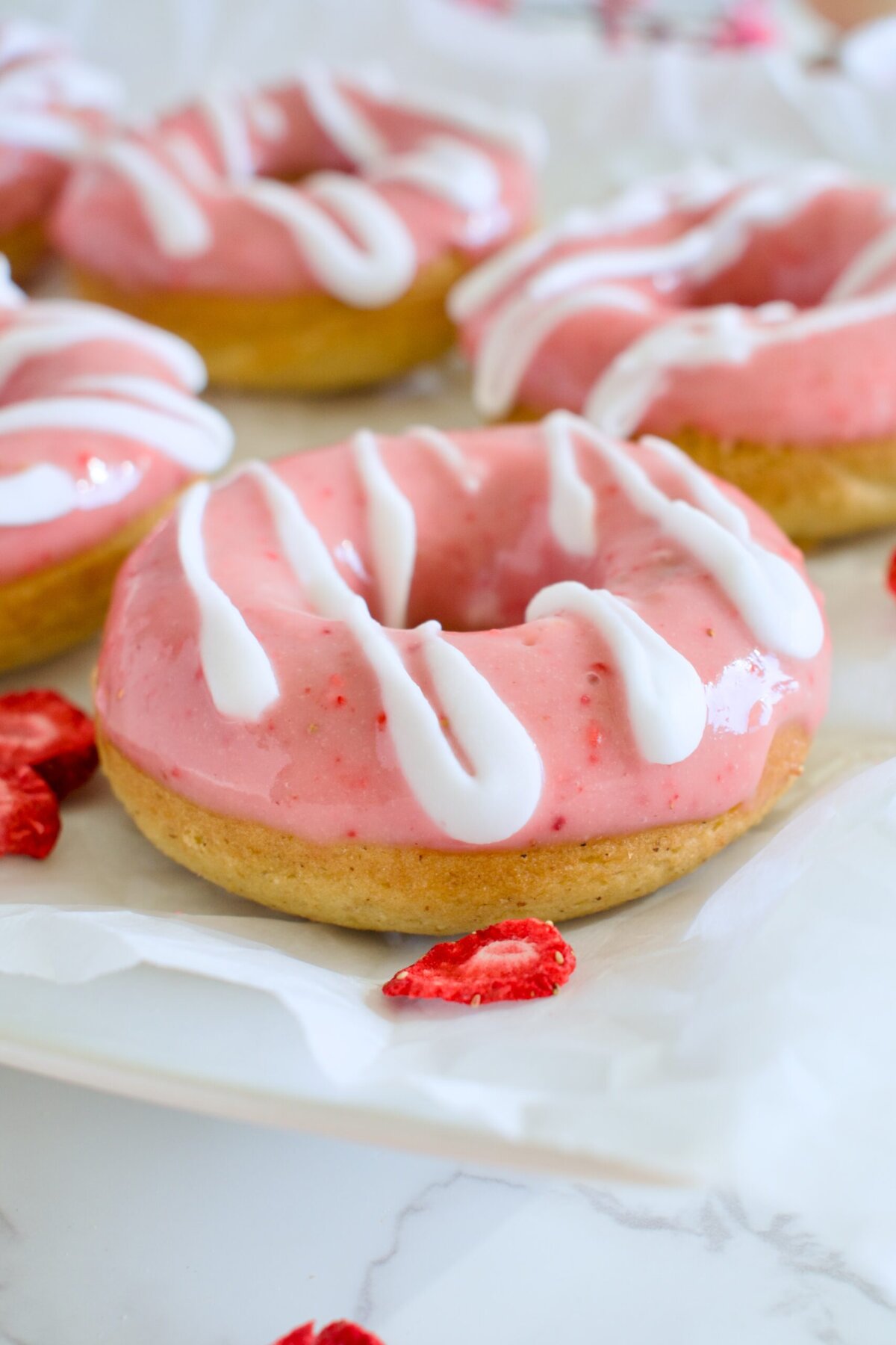 healthy baked strawberry donuts