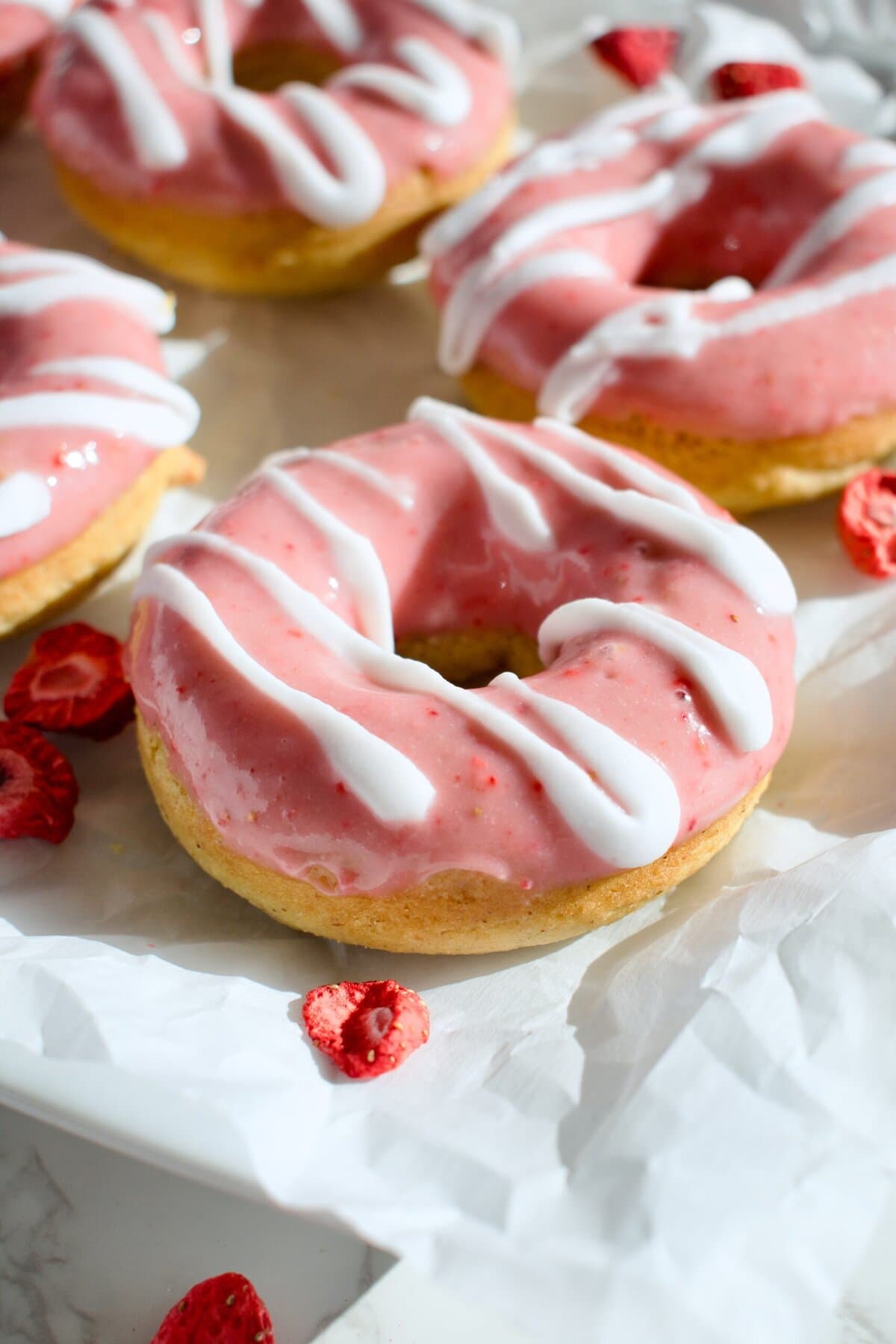 baked gluten free strawberry donuts