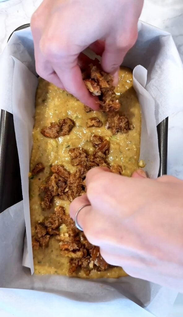 how to make gluten free zucchini bread with pecan praline topping