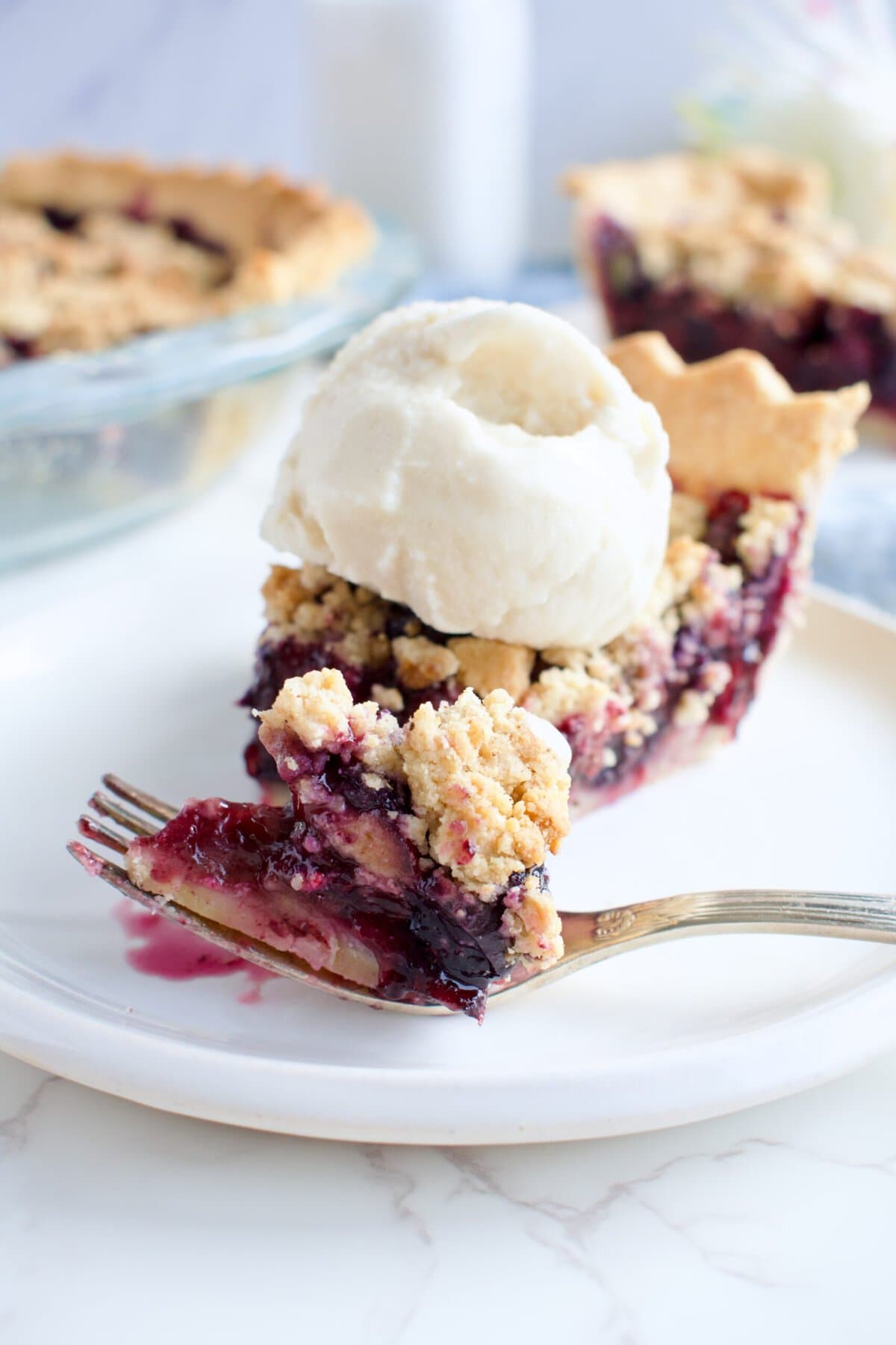 dairy free blueberry pie with gluten free crumble topping