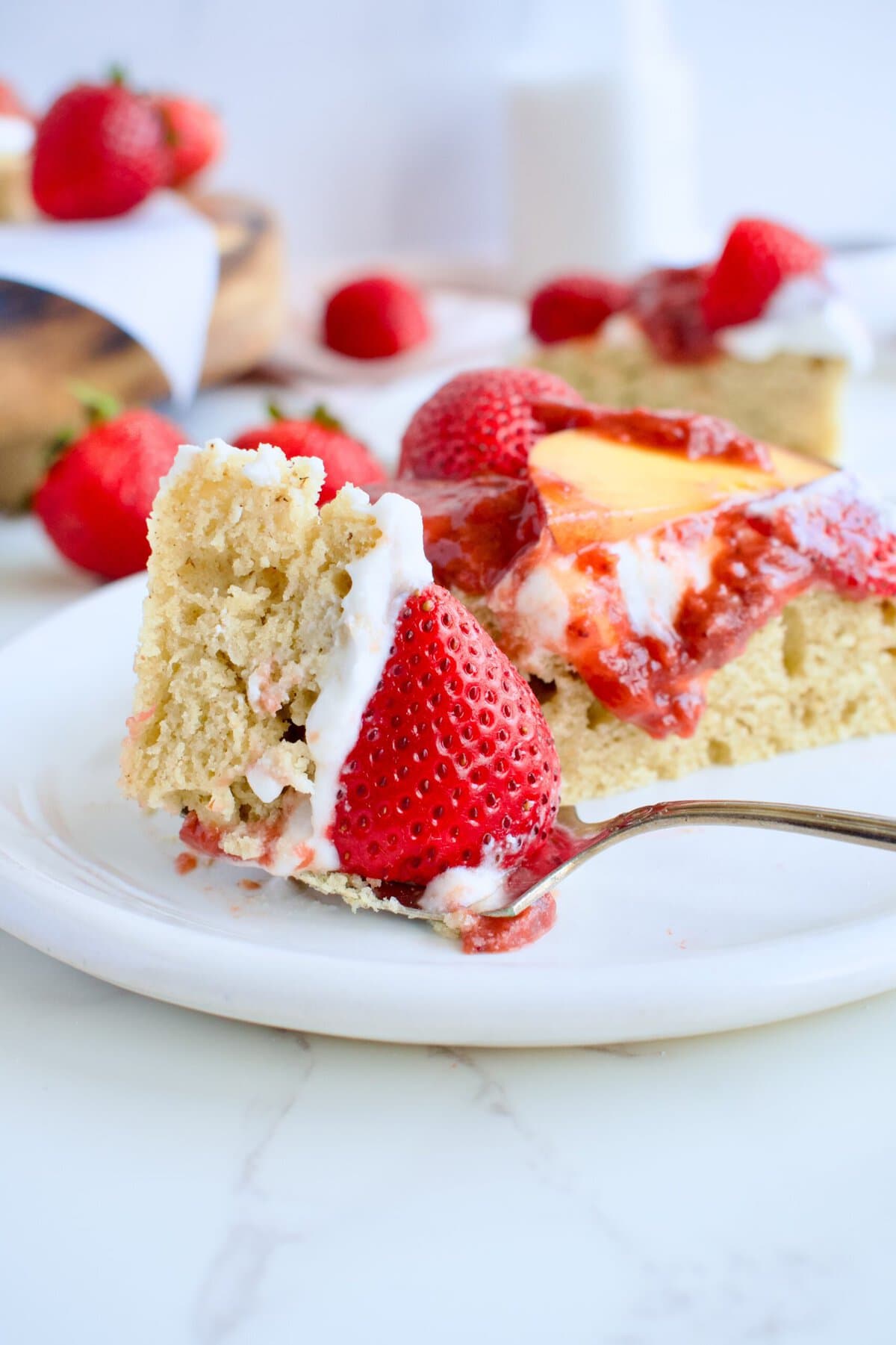 gluten free strawberry shortcake cake with peaches