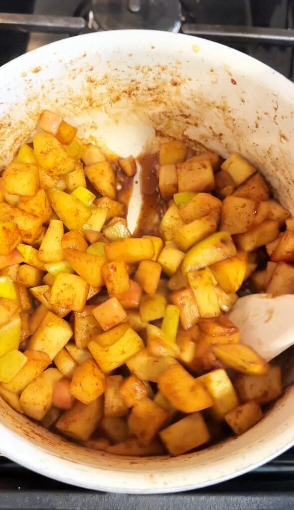 how to make apple crisp ice cream