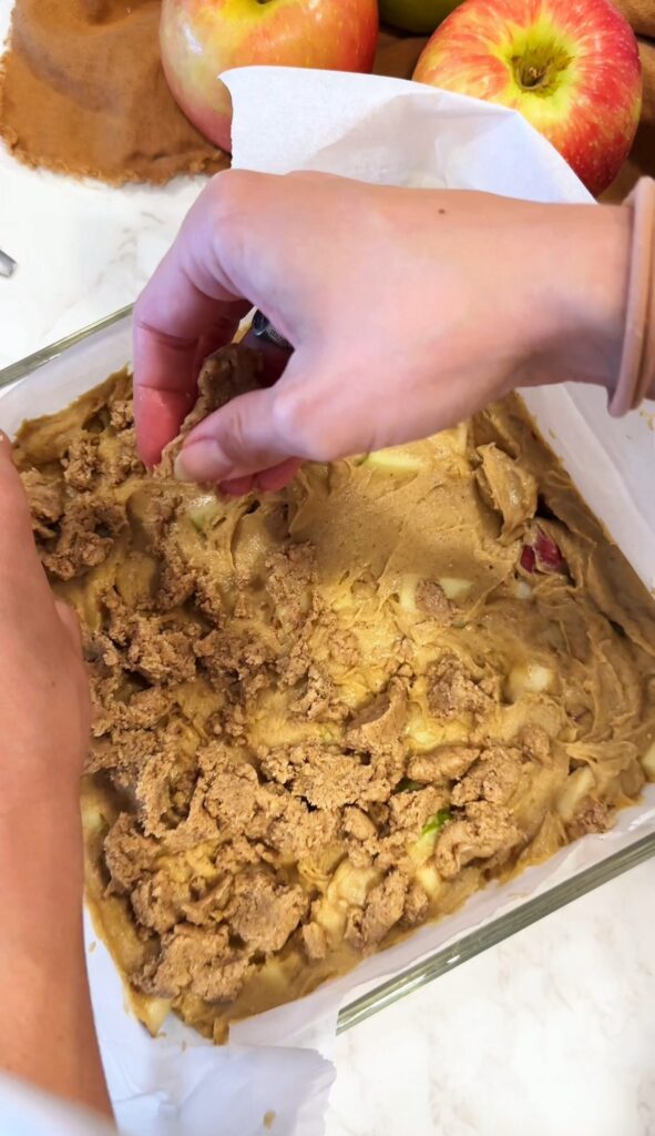 how to make apple crumble cake