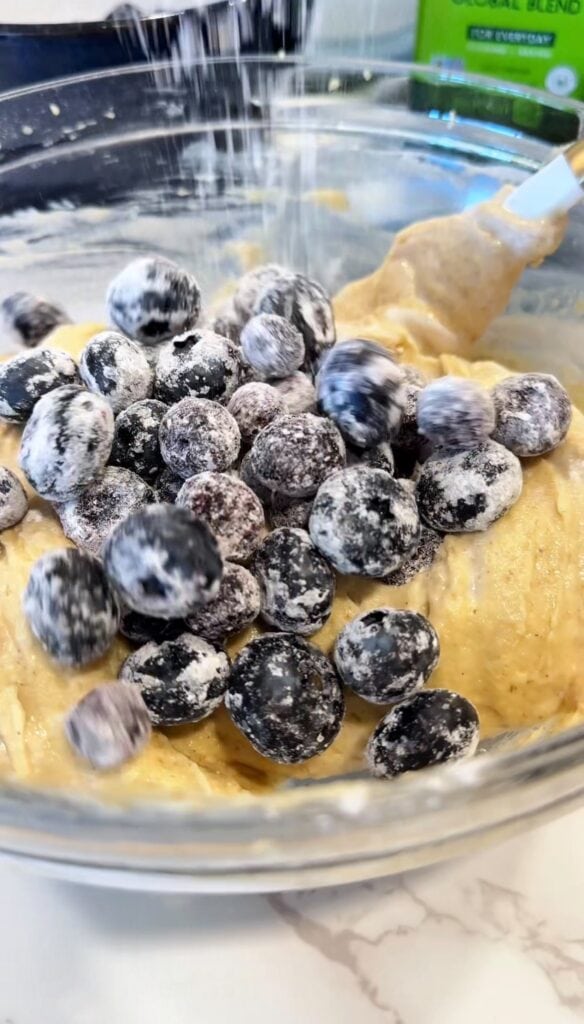 how to make blueberry streusel bread